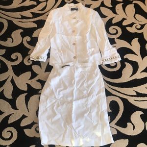 NWOT. Dolche & Gabbana linen suit